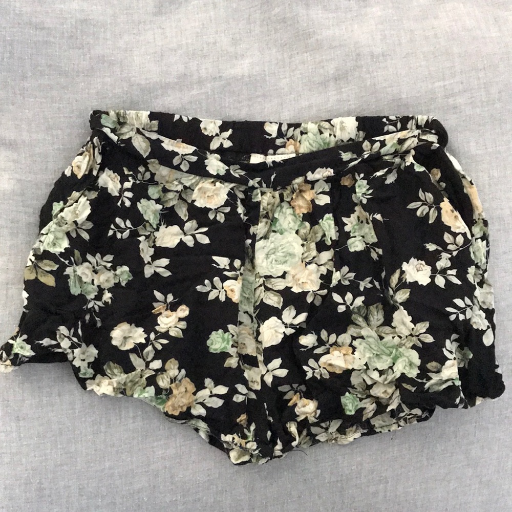 Floral flowy shorts